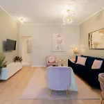 Διαμέρισμα Designer 2-bedroom Flat With Balcony & Full Amenities Steps From Piata Universitatii