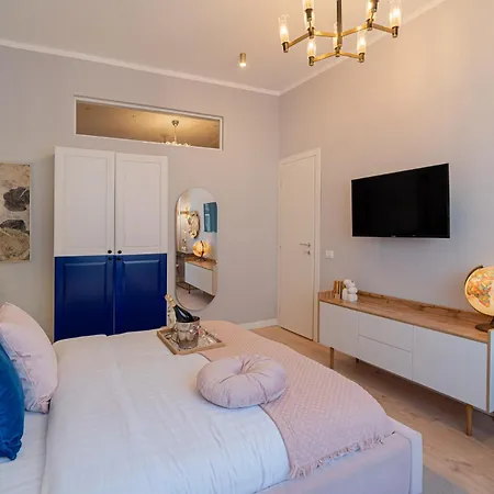 Apartment Stunning 2br With Balcony On Piata Universitatii *