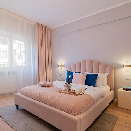 Apartment Stunning 2br With Balcony On Piata Universitatii *
