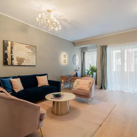 Daire Designer 2-bedroom Flat With Balcony & Full Amenities Steps From Piata Universitatii Bükreş