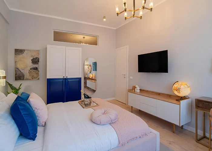 Apartman Designer 2-bedroom Flat With Balcony & Full Amenities Steps From Piata Universitatii *