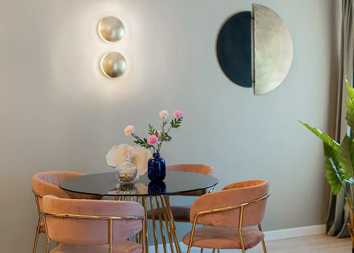 Διαμέρισμα Designer 2-bedroom Flat With Balcony & Full Amenities Steps From Piata Universitatii Βουκουρέστι