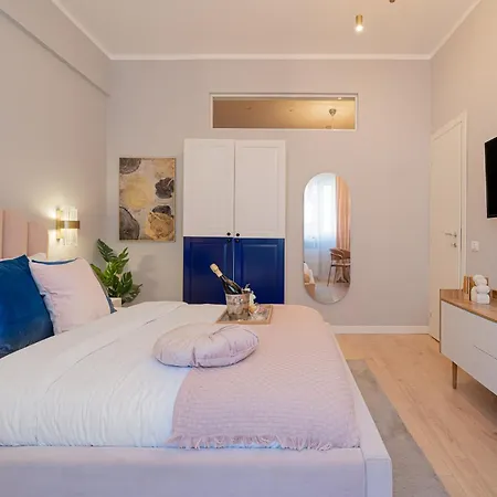 Appartement Designer 2-bedroom Flat With Balcony & Full Amenities Steps From Piata Universitatii