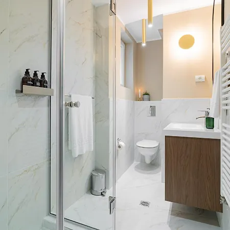 Designer 2-bedroom Flat With Balcony & Full Amenities Steps From Piata Universitatii Appartement Boekarest
