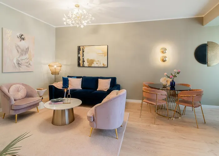 Apartament Designer 2-bedroom Flat With Balcony & Full Amenities Steps From Piata Universitatii