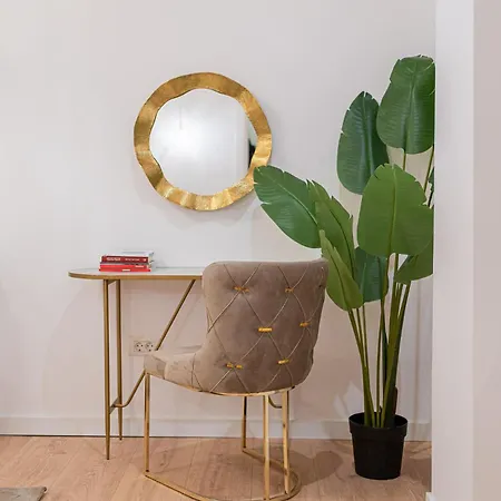 Designer 2-bedroom Flat With Balcony & Full Amenities Steps From Piata Universitatii 公寓 布加勒斯特