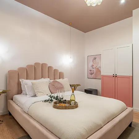 公寓 Designer 2-bedroom Flat With Balcony & Full Amenities Steps From Piata Universitatii 布加勒斯特