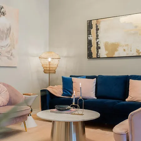 公寓 Designer 2-bedroom Flat With Balcony & Full Amenities Steps From Piata Universitatii 布加勒斯特