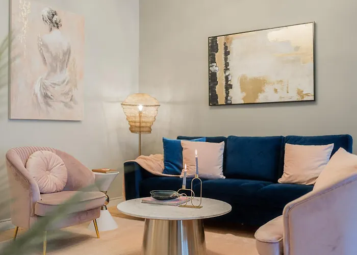 Appartamento Designer 2-bedroom Flat With Balcony & Full Amenities Steps From Piata Universitatii Bucarest